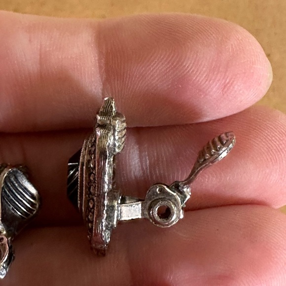 Vintage Silver And Black Faux Jeweled Clip On Earrings. Heavy. Nice - Picture 3 of 5